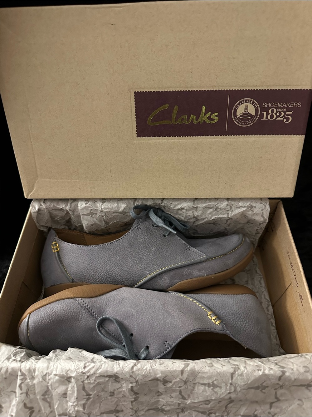 Clarks “Denim” Shoes “Felicia Vale” Women Size 6 1/2 w/ contrasting lace accent